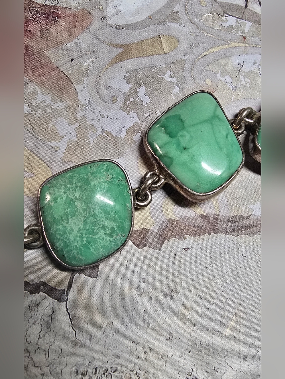 Vintage Soutwest-inspired Sterling Silver And Variscite Cabochan Toggle Bracelet - Picture 8 of 10